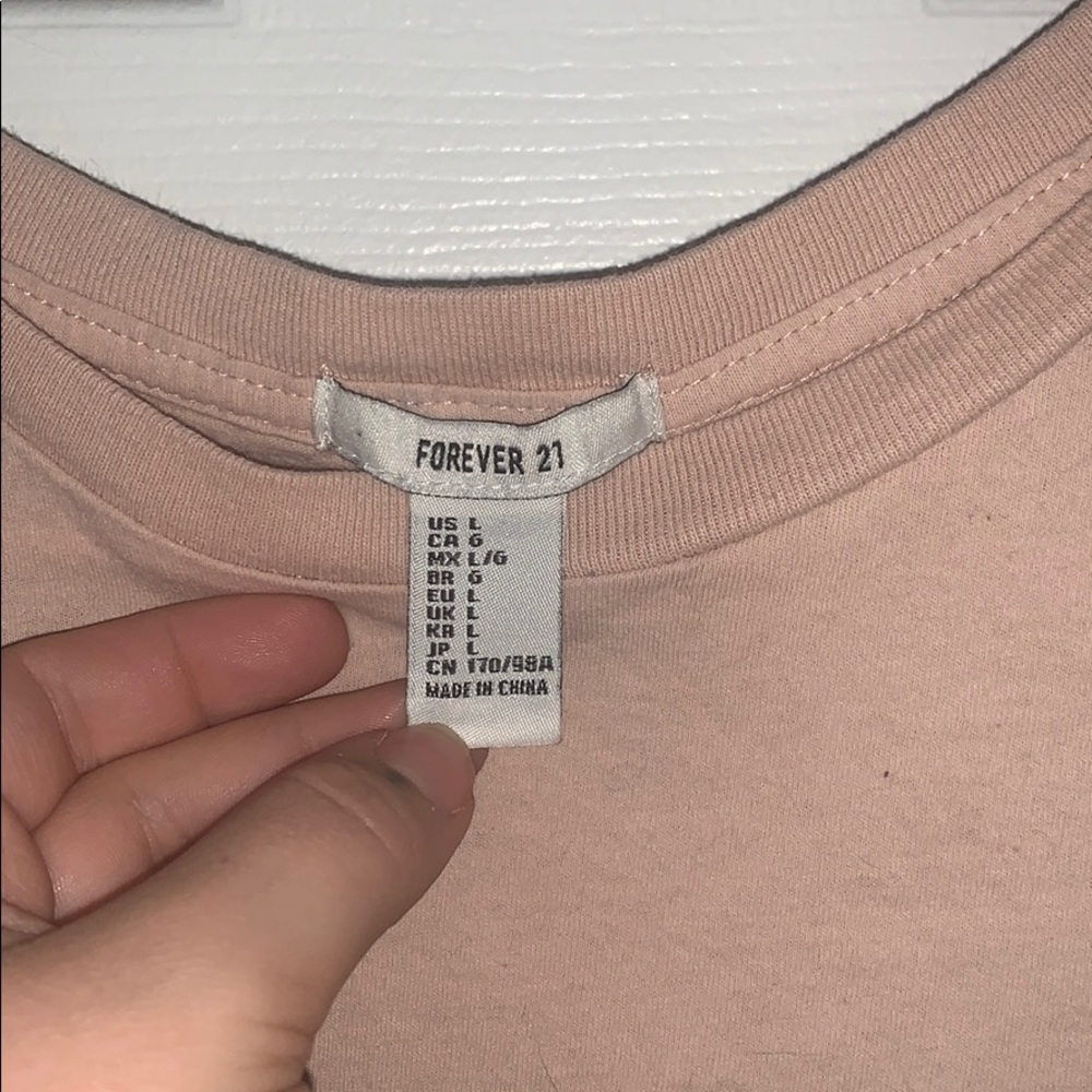 Forever 21 graphic tee - Picture 3 of 3